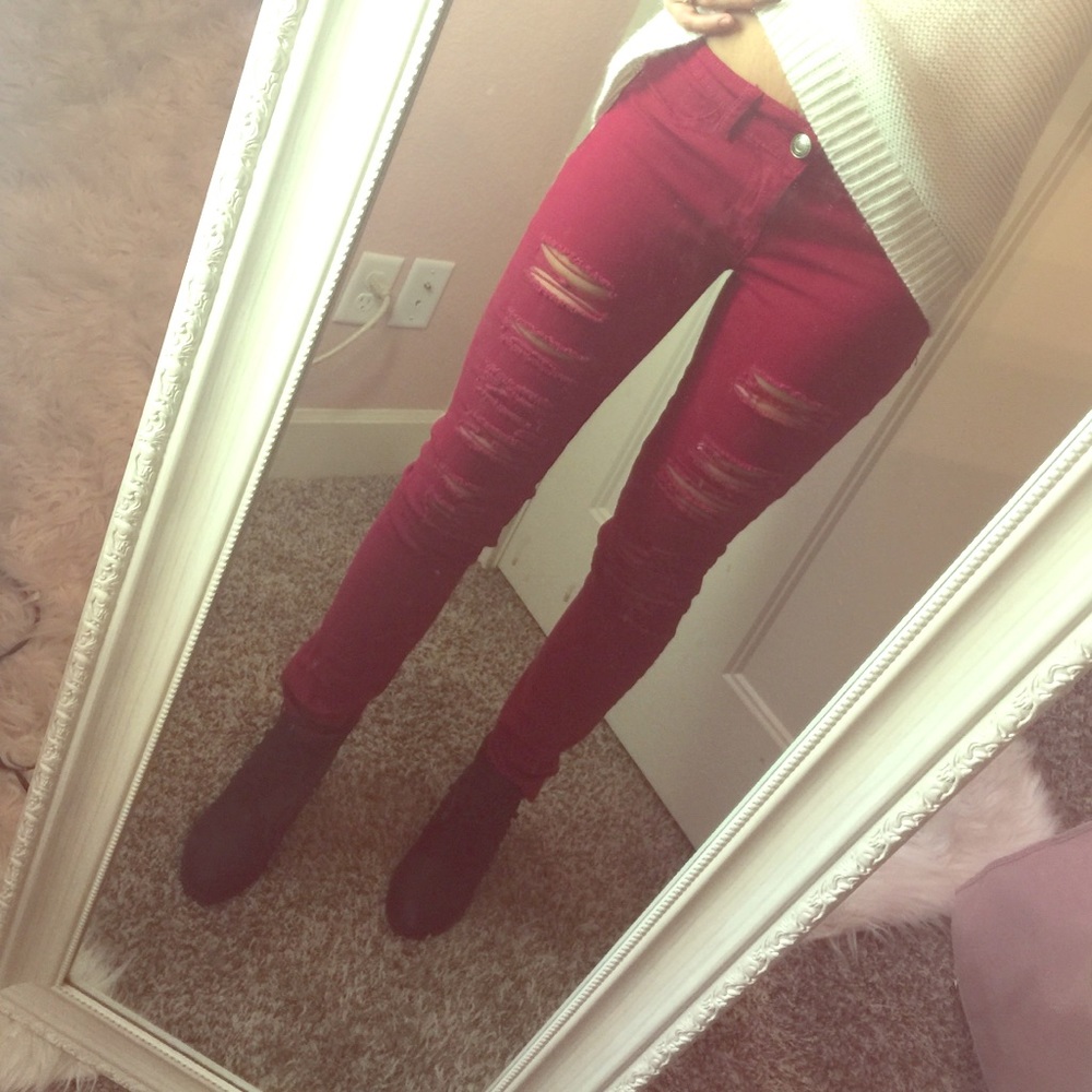 2 PAIRS of destroyed skinny jeans
