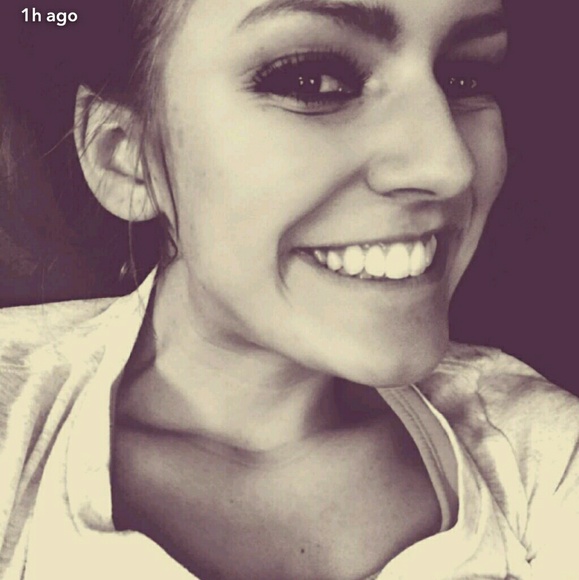 Meet your Posher, Tiffany - Picture 1 of 1