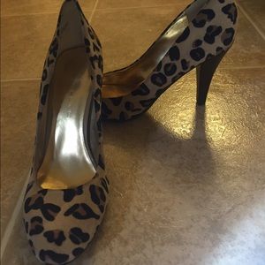 Bandolino heels, cheetah print