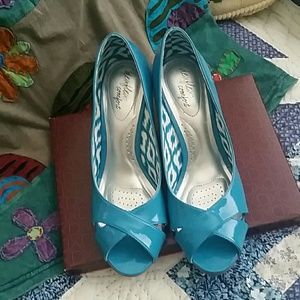 Turquoise wedge peep toe sandals