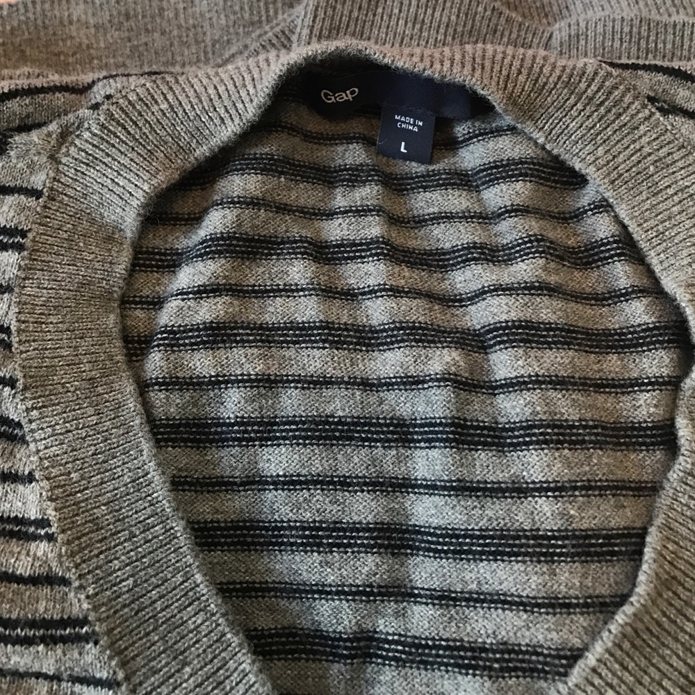 Men's sweater.