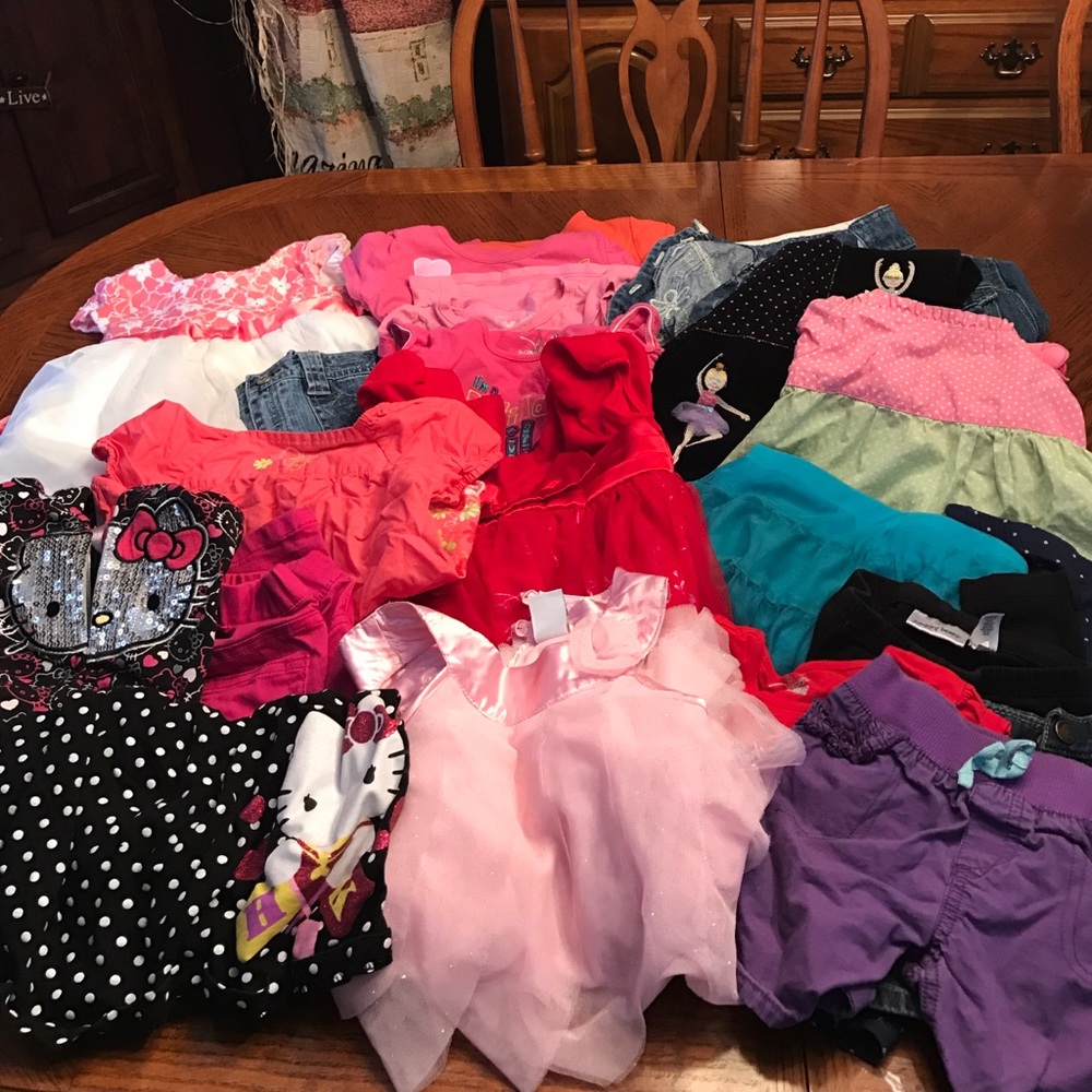 Lot of girls clothes size 3T
