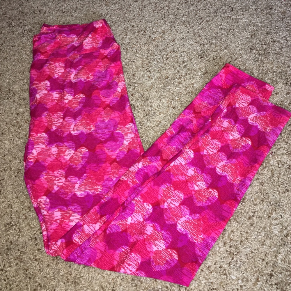 LuLaRoe OS Valentine's Day leggings! ❤️