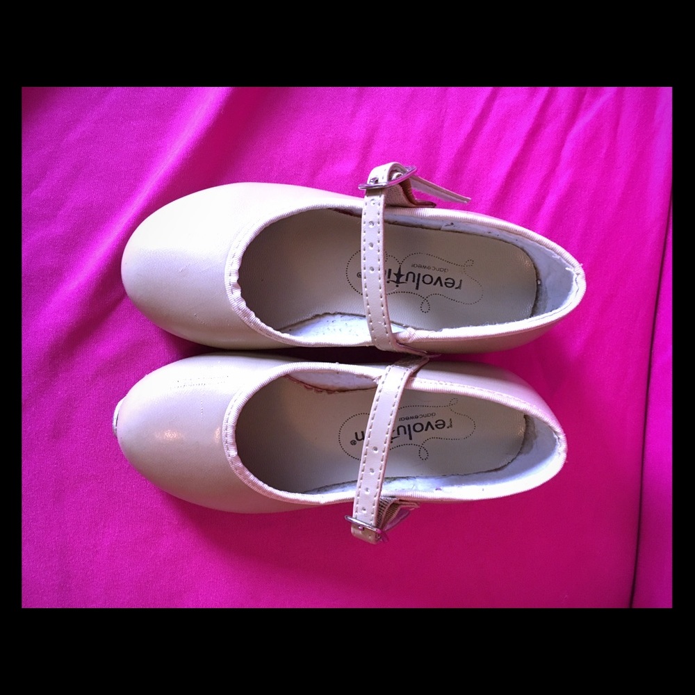 11CH Tap Shoes