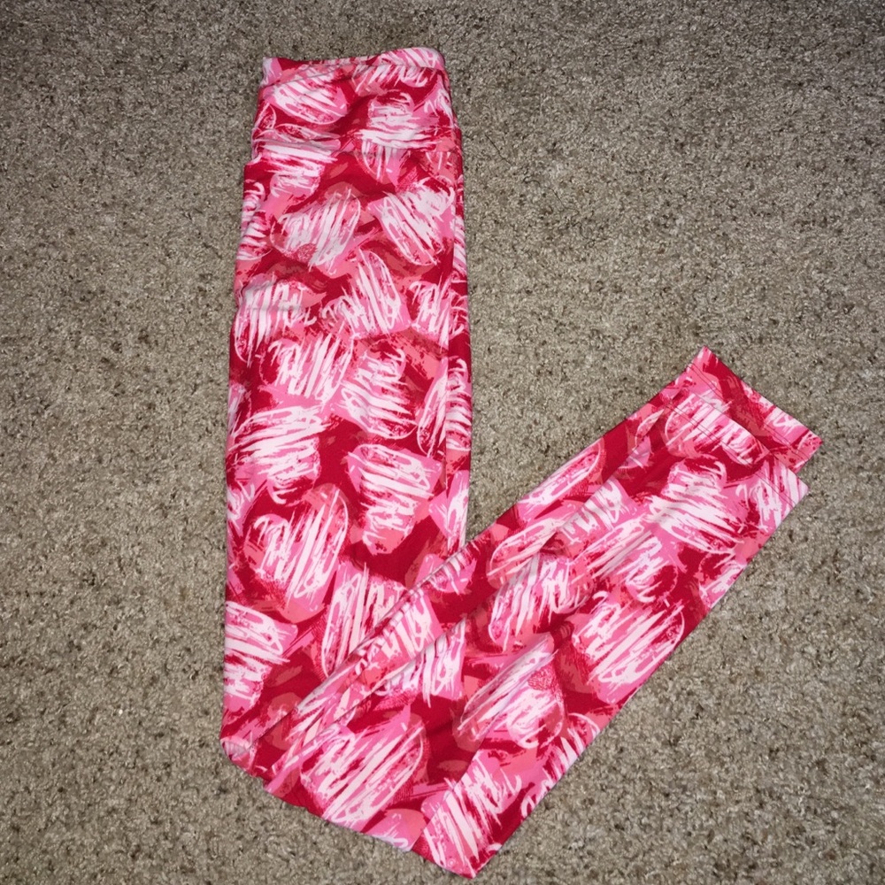LuLaRoe brand new OS Valentine's Day leggings! 💕