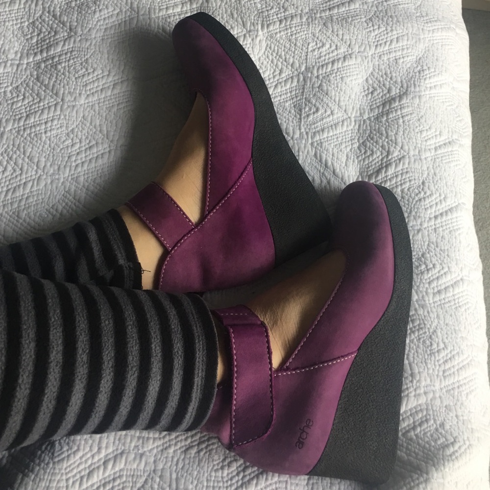 ARCHE  purple shoes