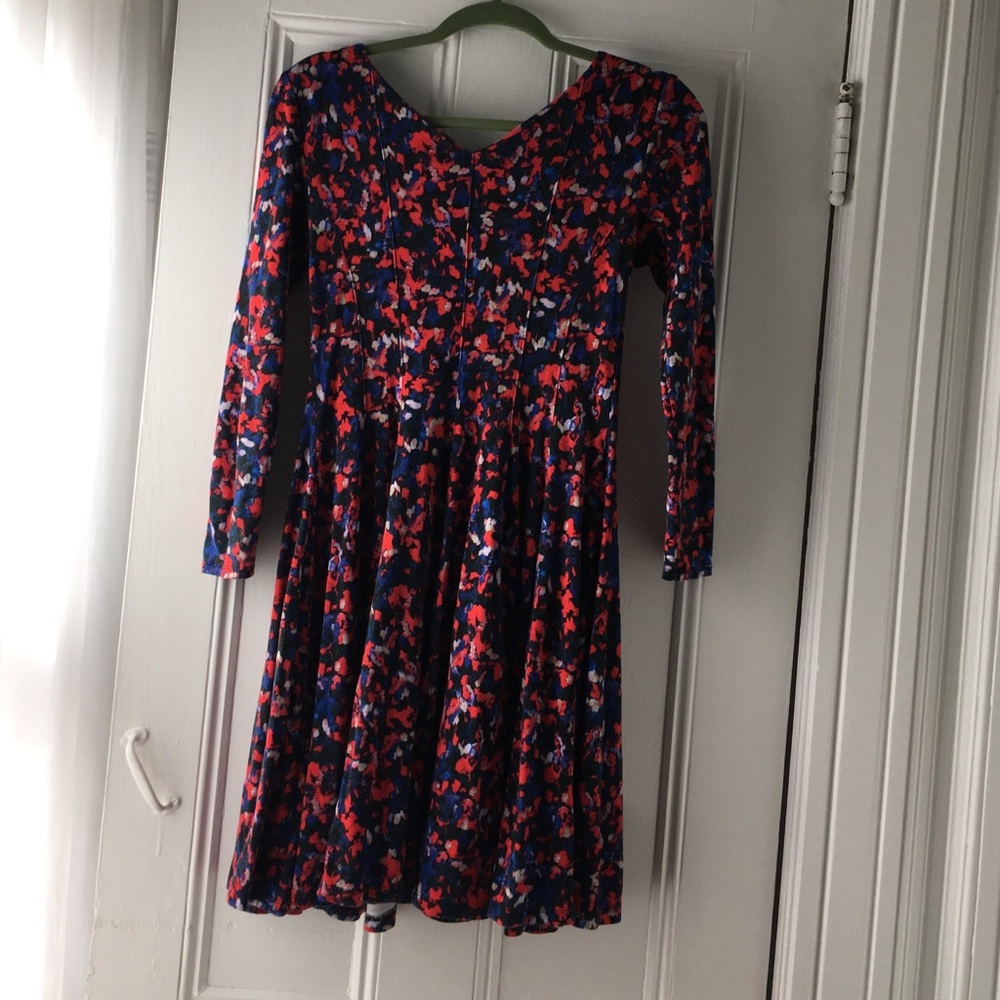 Dress - Picture 2 of 4