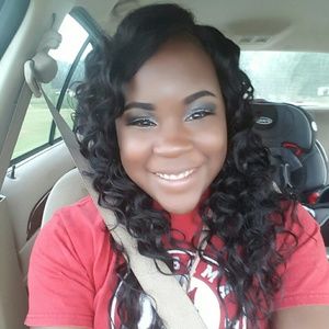 Meet your Posher, Yasmine