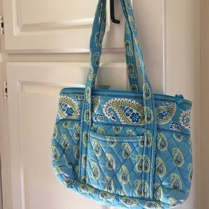 Vera Bradley. Bermuda Blue. Retired pattern