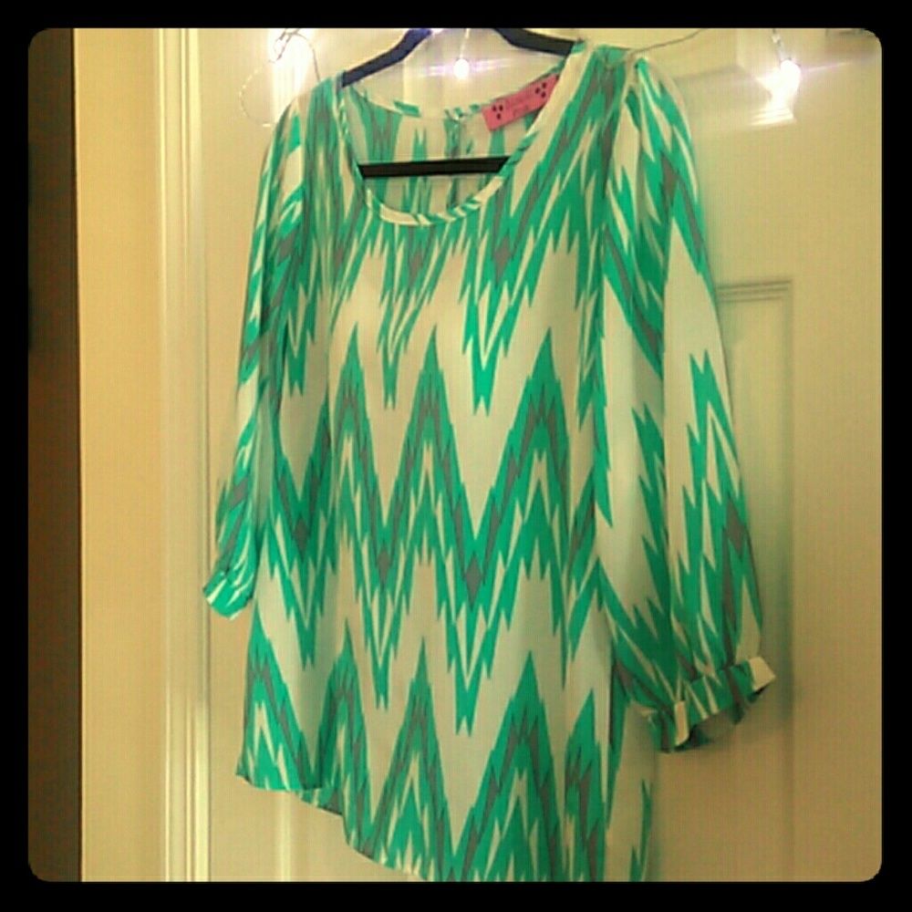 Chevron mint green blouse