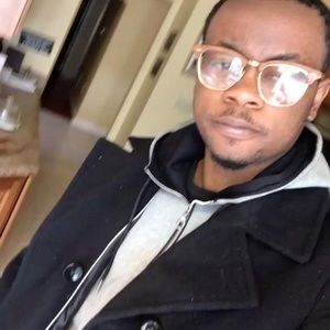 Meet your Posher, Lawrence