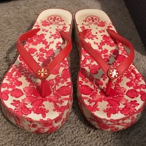 Tory burch flip flops