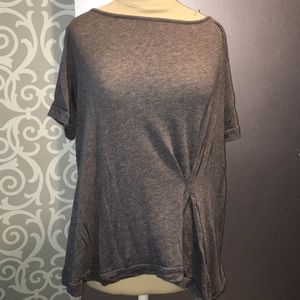 Grey short sleeve tee