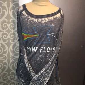 Chaser long sleeve "Pink Floyd" graphic tee!