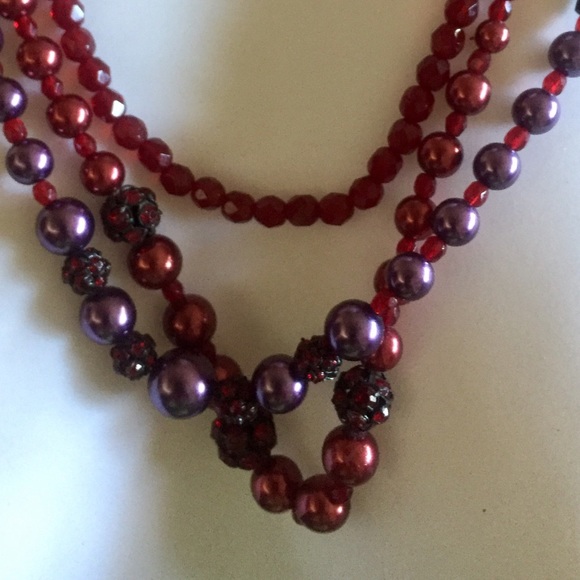 Vintage Jewelry - VINTAGE CHICOS 3 STRAND MULTI FACETED GLASS BEADS