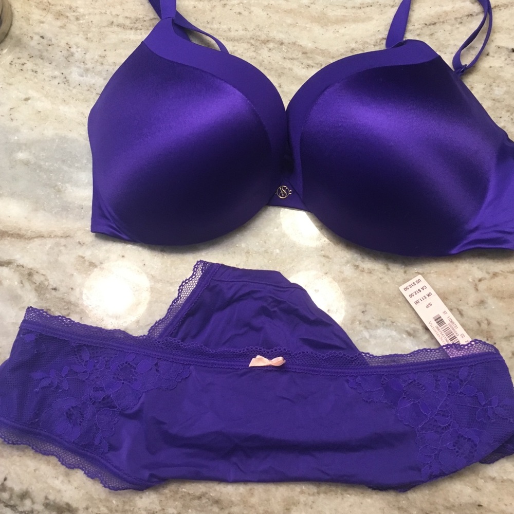 Sexy purple push-up with matching underwear