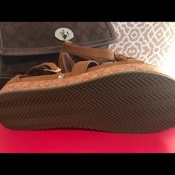 Sandals - Picture 3 of 3