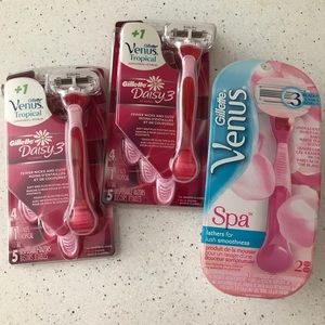 ⭐️SOLD⭐️Gillette Venus razors
