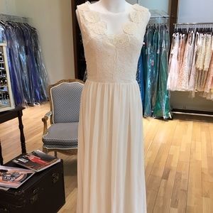 Soieble Cream Bridesmaid/Prom dresses sizes S-L