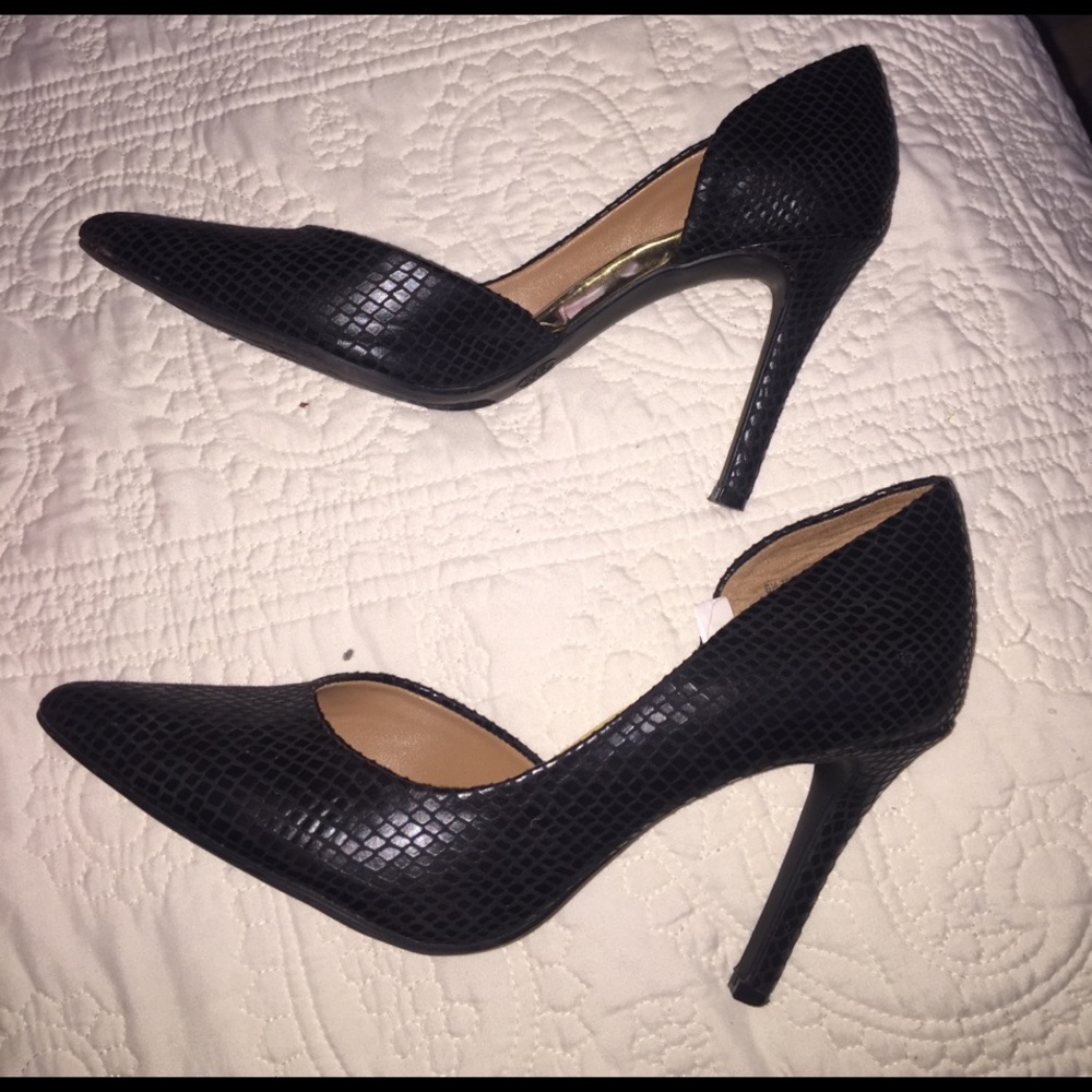BRAND NEW MERONA HEELS!