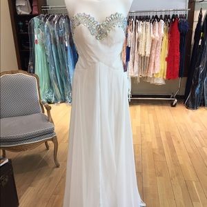 Royal Queen size 4 gown