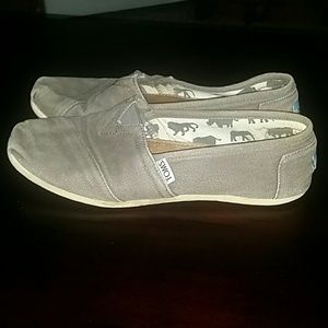 Toms Shoes! Slip on Gray Flats!