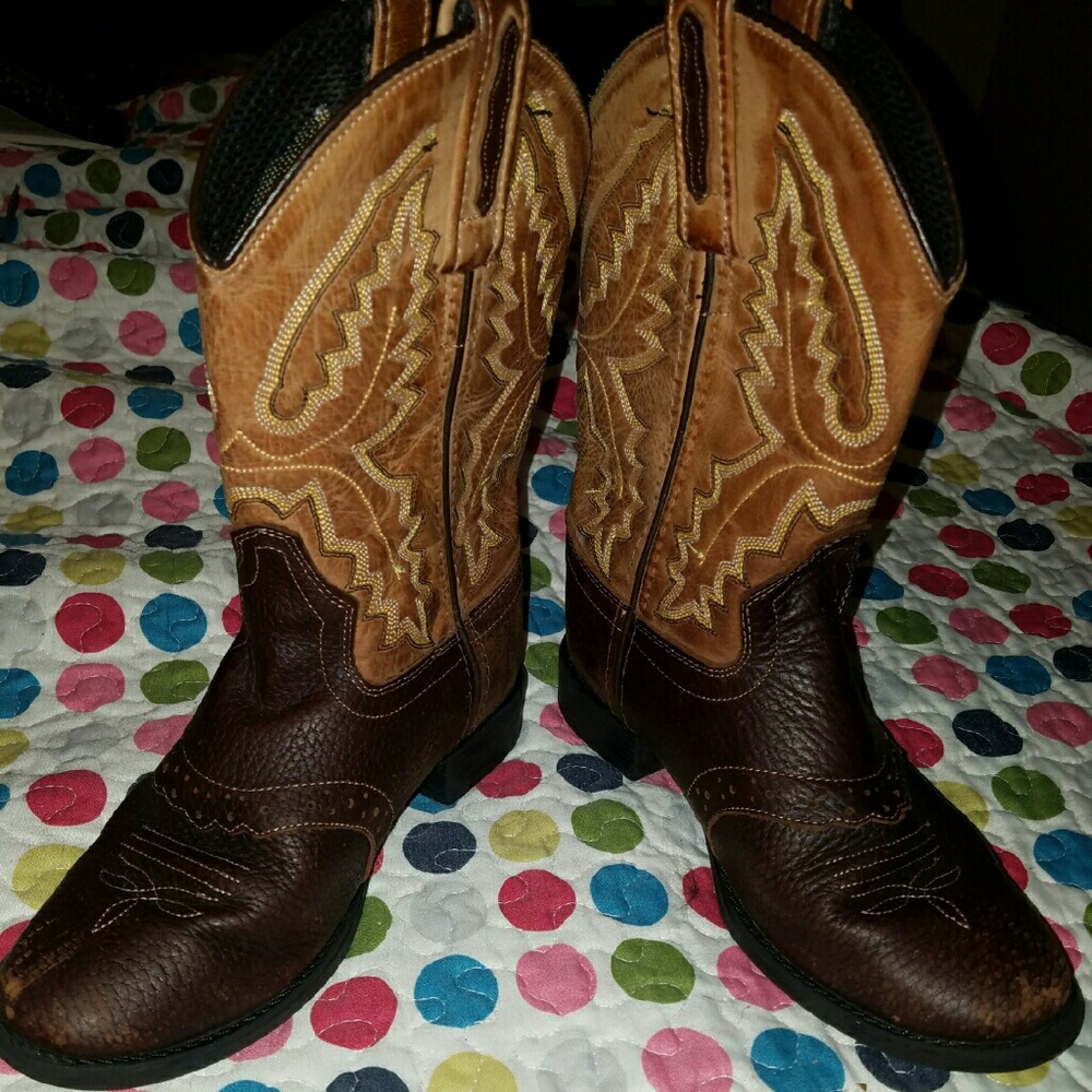Boy's size 13.5 Old West cowboy boots