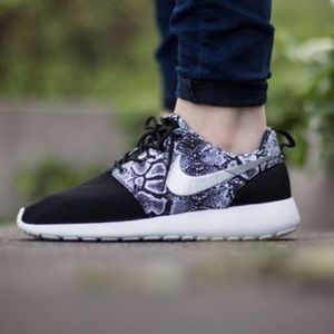 Nike Roshe One Snakeskin Good Condition