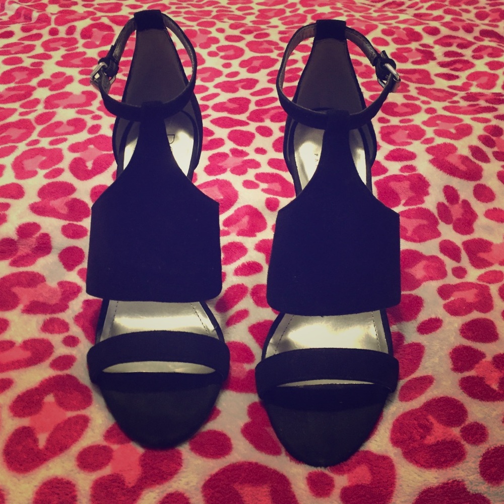 BCBG Paris heels