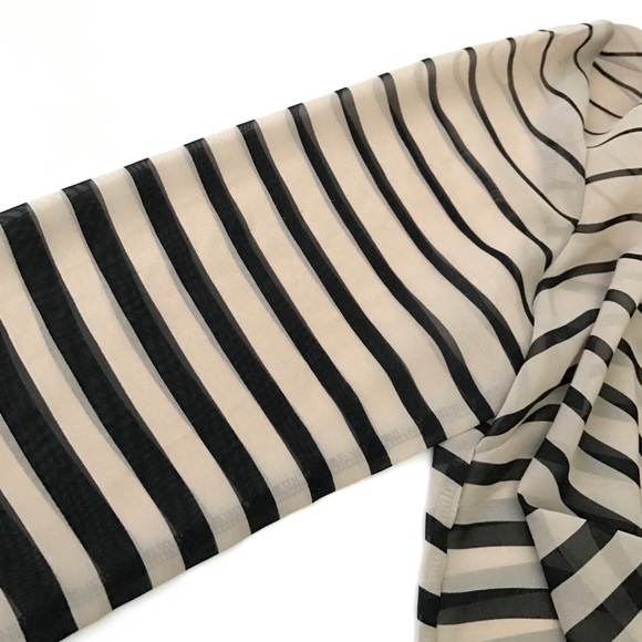 Forever 21 top NWOT - Picture 4 of 4