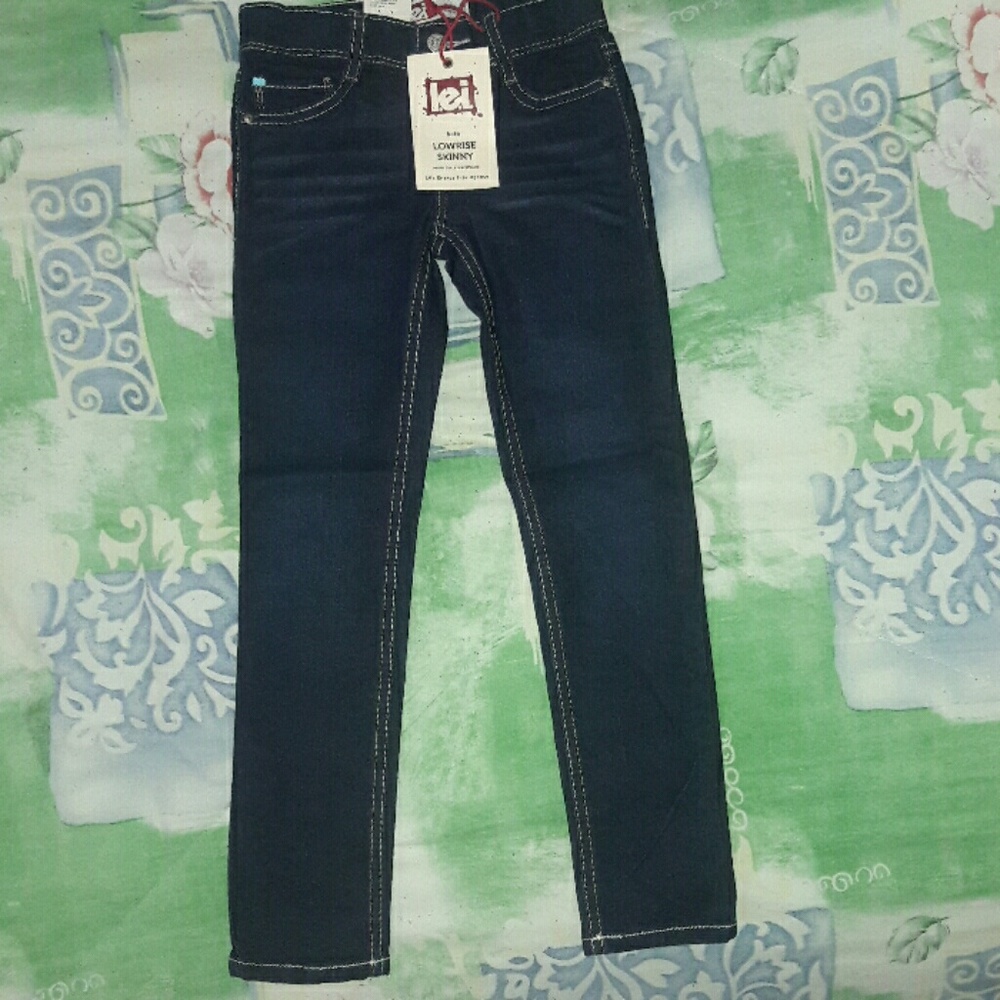 Girl's clothing