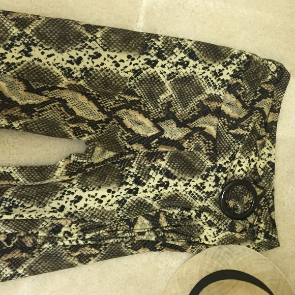 💥💥Reduced! Stretchy knit brown leopard pants💥💥 - Picture 2 of 3