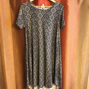 💥Price Reduced💥 LulaRoe: Carly dress, size S.