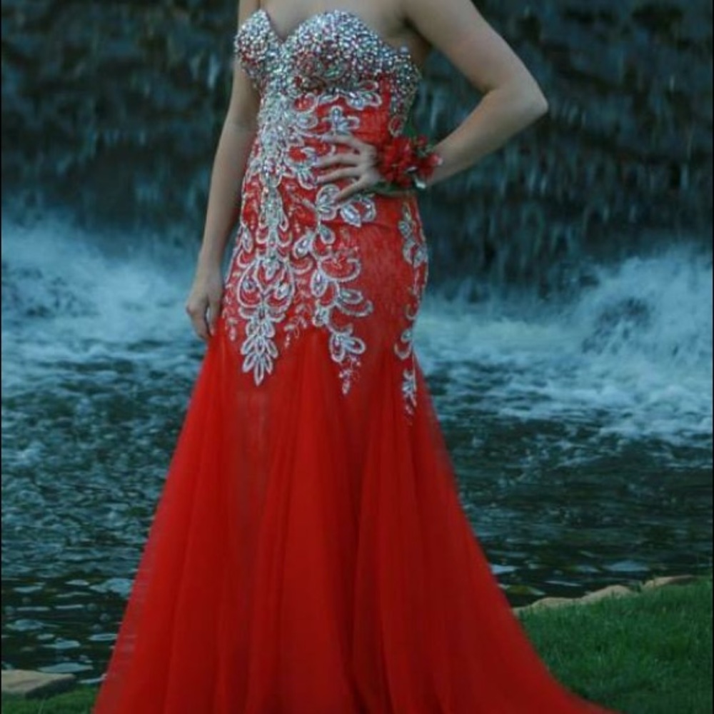 Mac Duggal prom dress