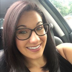 Meet your Posher, Abby