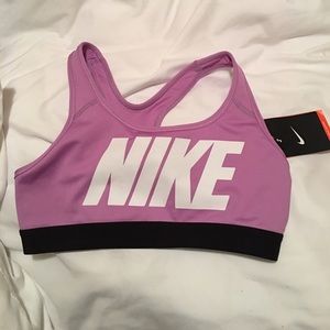 Nike sports bra size small