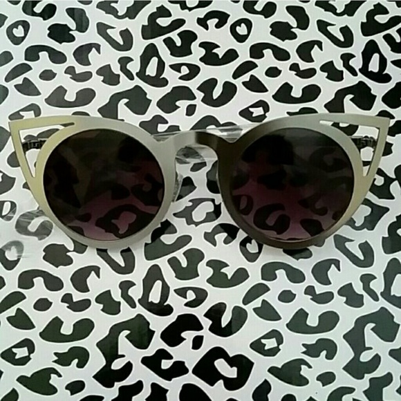 **LAST PAIR** Cat Eye Sunglasses - Picture 2 of 5