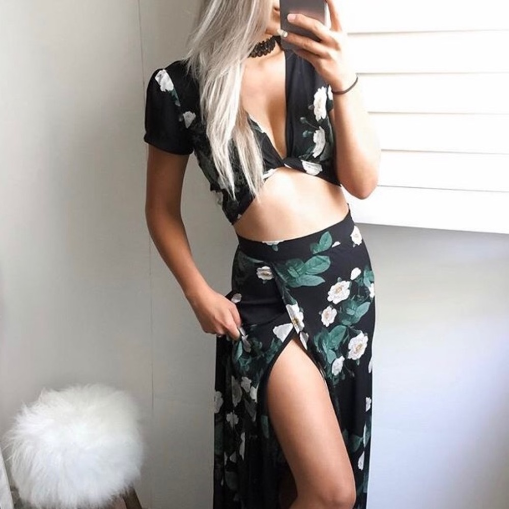 Sample sale-size small
