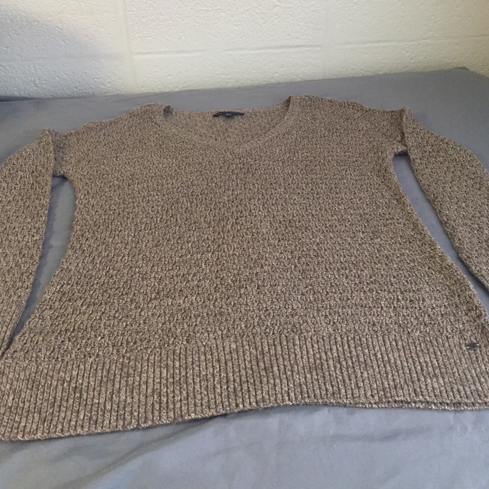 American Eagle V neck sweater