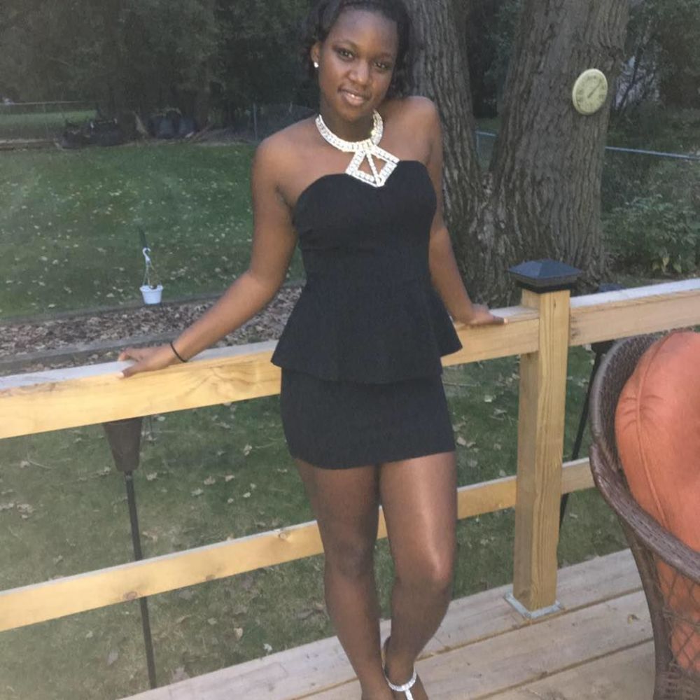 Meet your Posher, Renasia