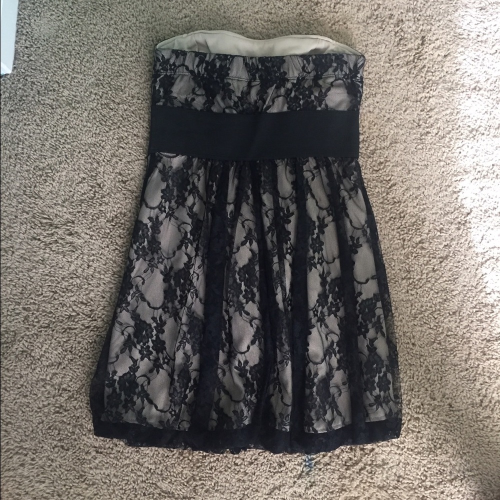 Strapless Lace Dress - Picture 2 of 4