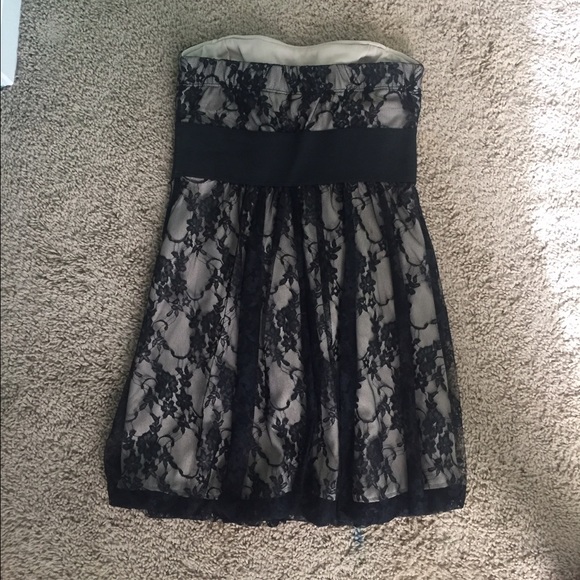 Strapless Lace Dress - Picture 2 of 4