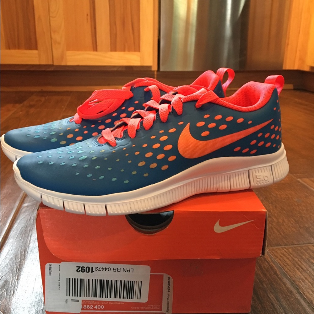 Youth Nike Free 5.0 shoes NIB!