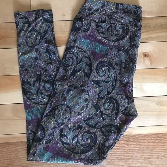 LuLaRoe Pants - Unicorn Lularoe TC Paisley leggings