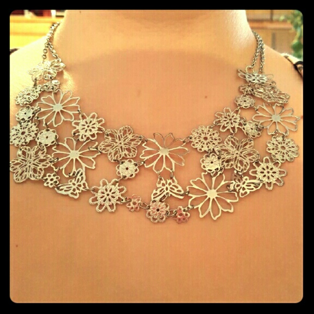 Silver Floral Collar Necklace