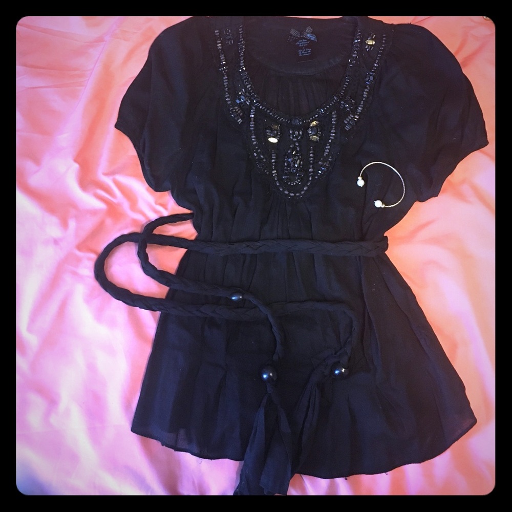 🎉HP🎉 F21 tunic with gorgeous handwoven bead belt