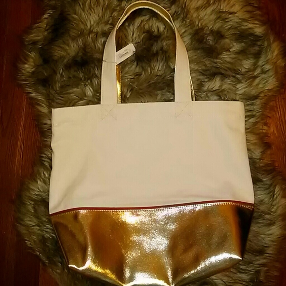 Charming Charlie Hand Bag