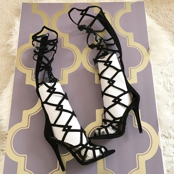 ๐HP๐ Black suedette diamond cut gladiator heels - Picture 3 of 5