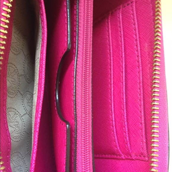 Michael Kors wallet - Picture 2 of 3