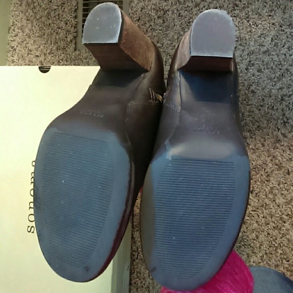 Dark brown heeled boots - Picture 3 of 4